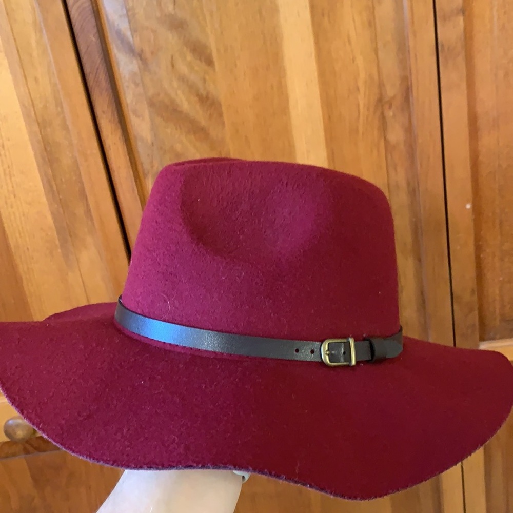 Felt hat - Picture 3 of 4